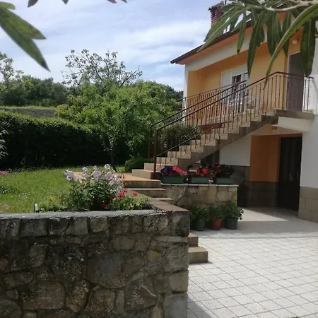 Fena Apartman *
