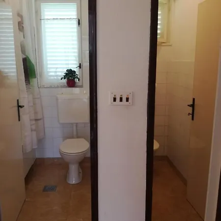 Fena Apartman Rab Town
